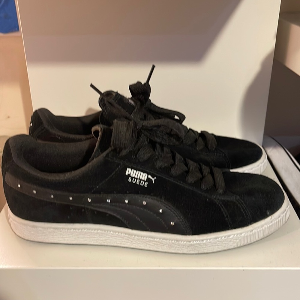 Retro Vintage Puma Suede Sneakers w Rhinestone Accents - Us 8